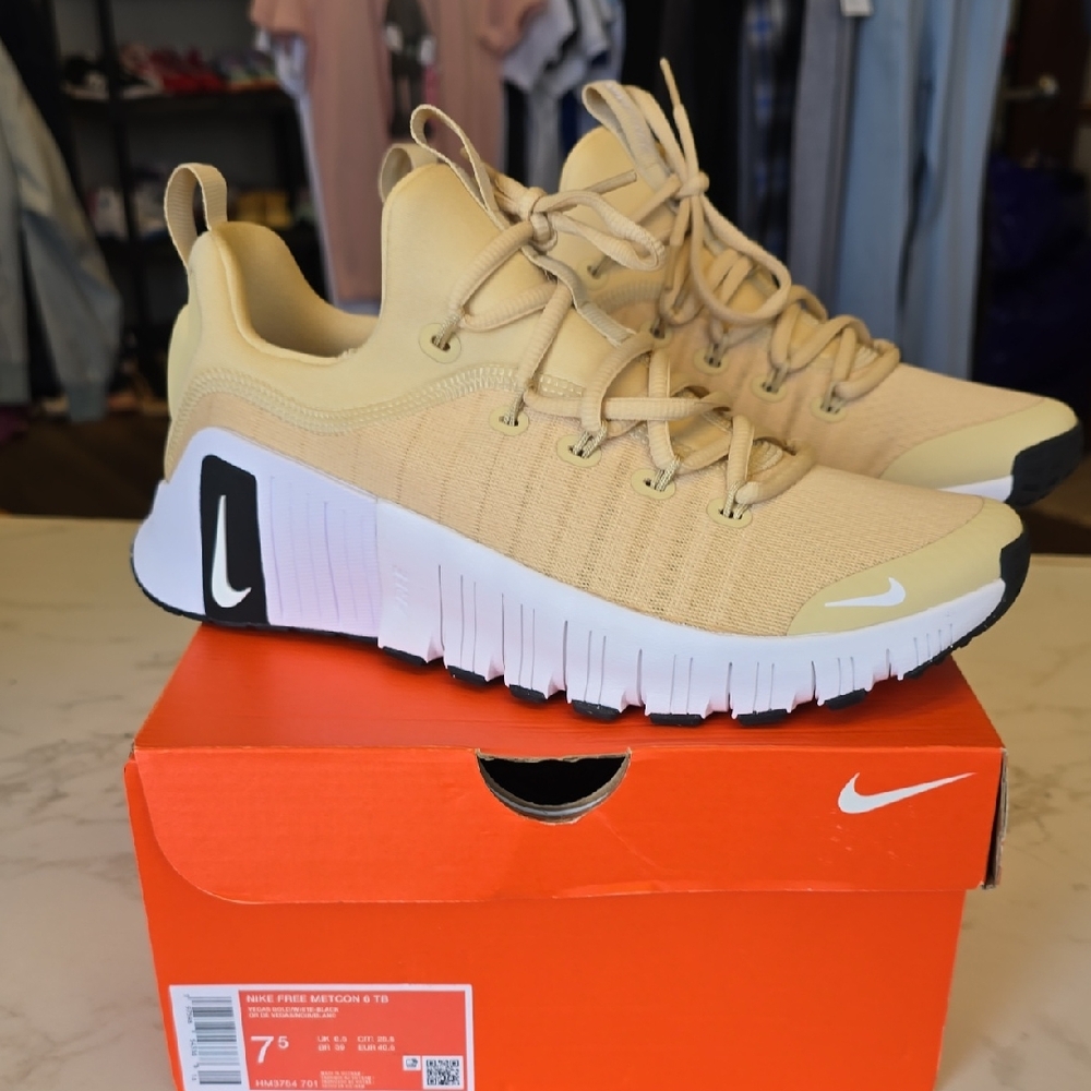 Nike Athletic Shoes in Beige and White